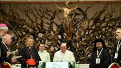 സിനഡ് സമ്മേളനത്തിൽ ഫ്രാൻസിസ് പാപ്പാ 