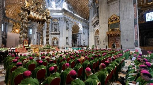 Le Synode dessine une &Eacute;glise moins verticale 
