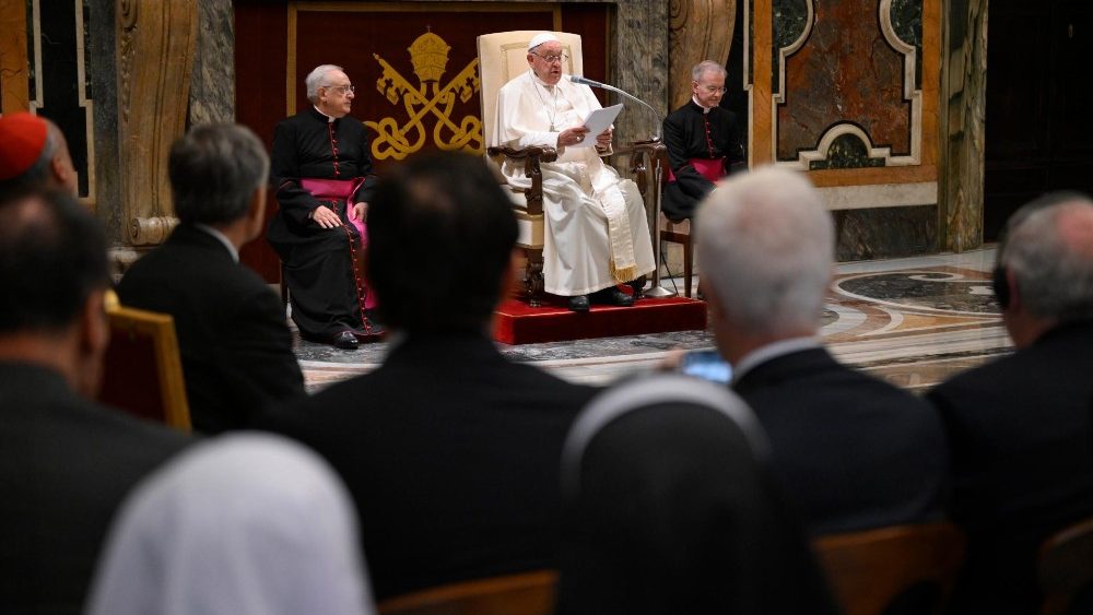 Francisco ao encontrar os participantes da Assembleia Plenária  do Dicastério para a Comunicação