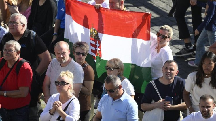 Паломники на площади Святого Петра (1 ноября 2024 г.)