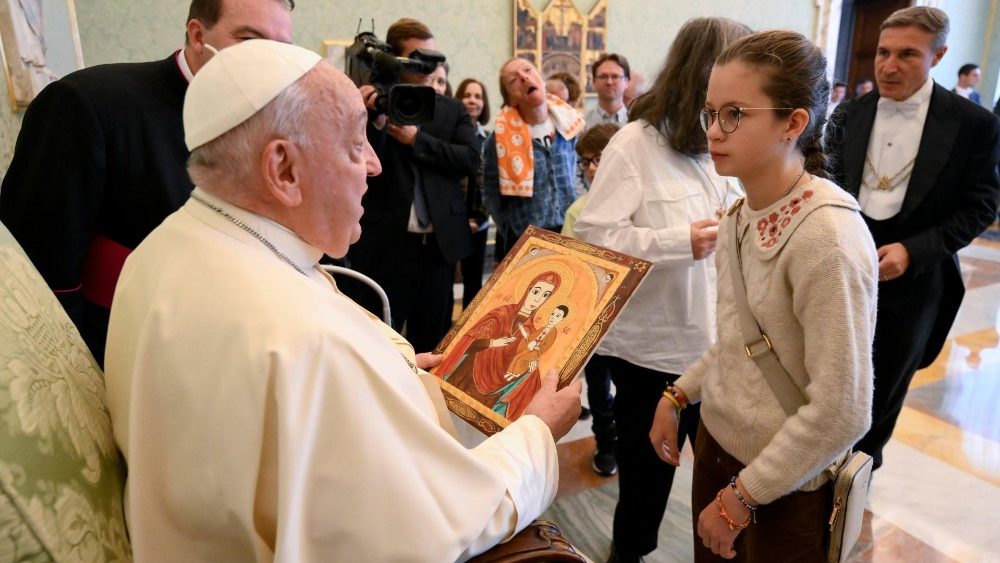 Папа з групай валанцёраў і бяздомных з Вены (Аўстрыя)