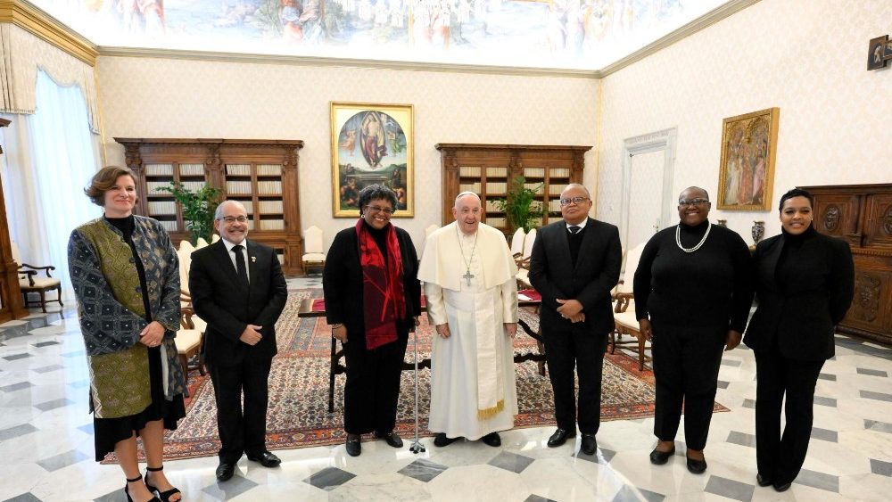 Audience du Pape avec la Première ministre de la Barbade, Mia Amor Mottley, au Palais apostolique, le 14 novembre 2024. 
