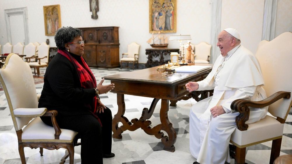 Audience du Pape avec la Première ministre de la Barbade, Mia Amor Mottley, au Palais apostolique, le 14 novembre 2024. 