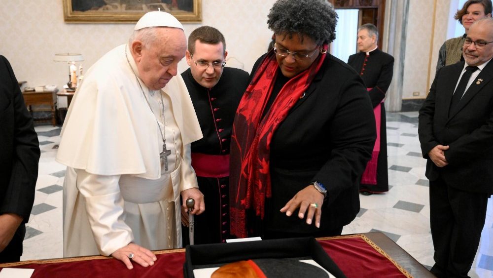 Audience du Pape avec la Première ministre de la Barbade, Mia Amor Mottley, au Palais apostolique, le 14 novembre 2024. 