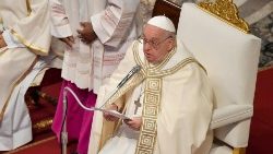 Le Pape François au cours de la célébration eucharistique qu'il a présidée dimanche 24 novembre 2024, dans la basilique Saint-Pierre, en la solennité du Christ-Roi de l'Univers.