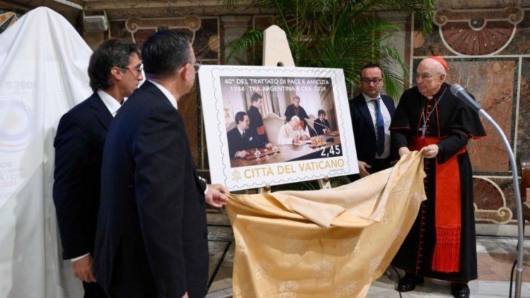 Znaczek upamiętniający 40. rocznicę traktatu pokojowego między Argentyną i Chile