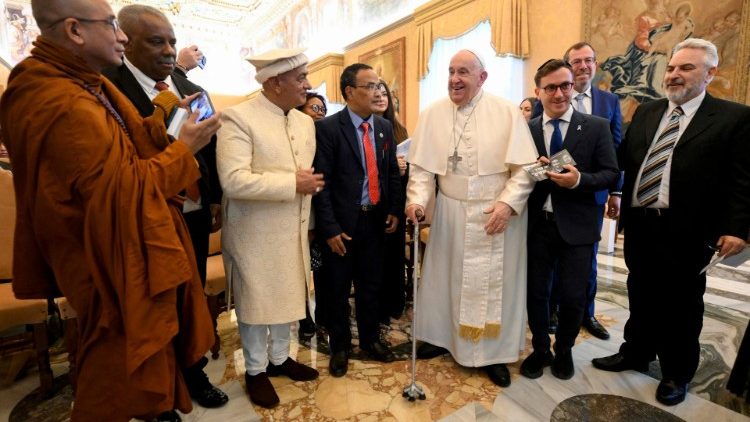 Audience du Pape avec la délégation du Conseil universel de la paix ce lundi 25 novembre 2024.