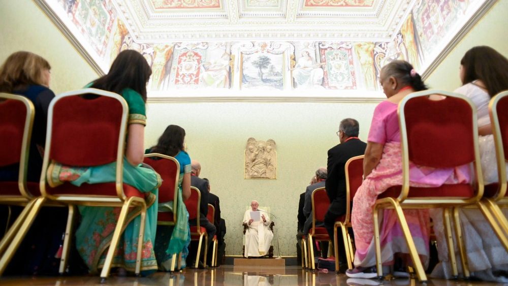 Падчас сустрэчы Францішка з прадстаўнікамі джайнізму