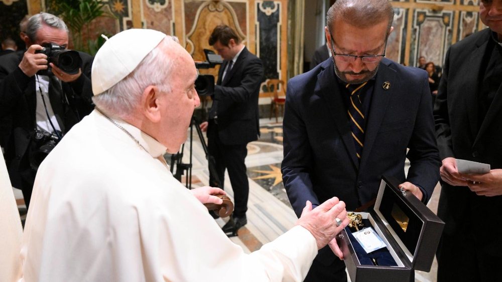 Папа з прадстаўнікамі арганізацыі "Сейбіт-Новая Евангелізацыя" (El Sembrador-Nueva Evangelización)