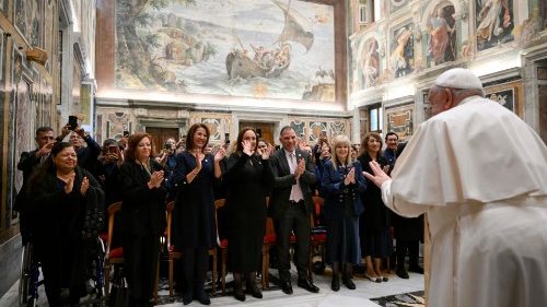 Papež k mediální síti ESNE: Pokračujte v práci pro přistěhovalce