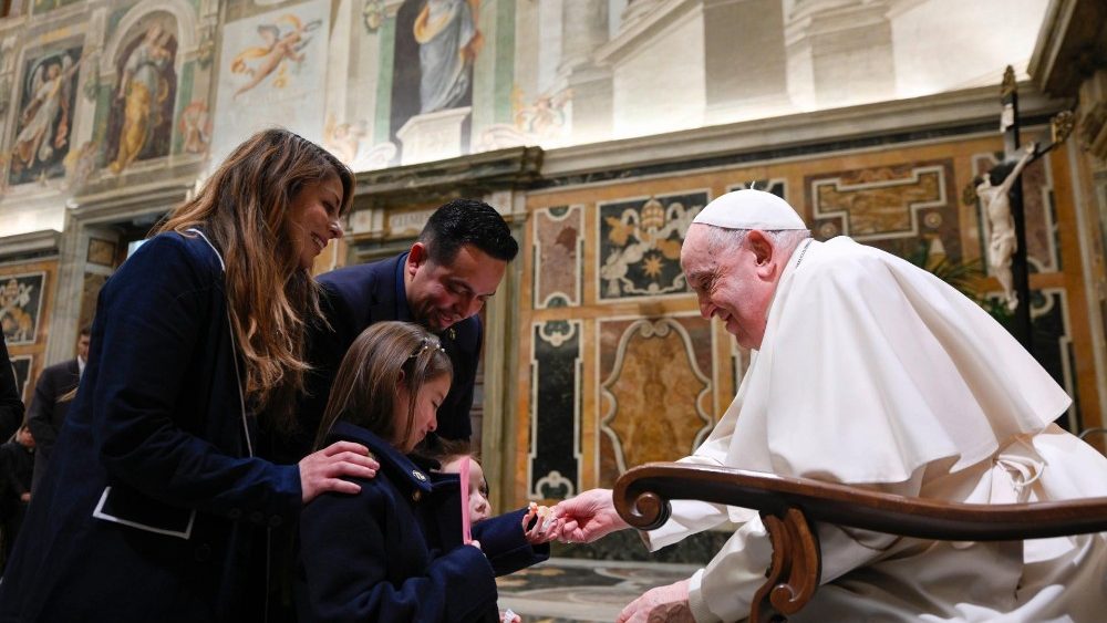 Папа з прадстаўнікамі арганізацыі "Сейбіт-Новая Евангелізацыя" (El Sembrador-Nueva Evangelización)