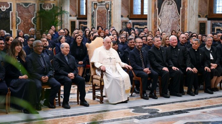 Francisco com membros da rede "ESNE, O Semeador - Nova Evangelização"