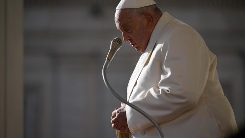 El Papa: La guerra destruye, hay tantos niños inocentes muertos