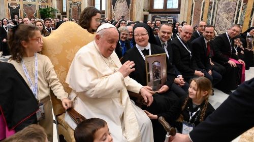 Папа Франциск принял сестёр-канонисс Святого Духа