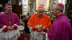 Iš kairės: R. Makrickas, S. Rylko ir D. Ravelli M. Marijos Didžiosios bazilikos Šventųjų durų patikros apeigose „Recognitio“