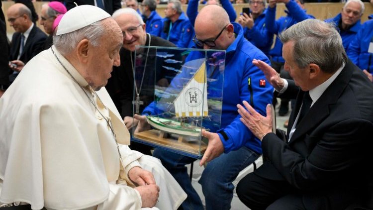 Pope Francis presented with a model of a typical "Batella" from Grado lagoon