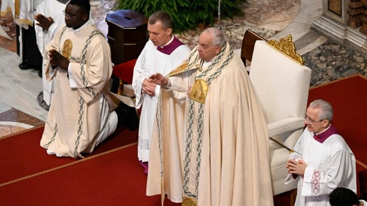 PAPA AONGOZA MISA KWA MAKARDINALI WAPYA