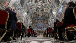 Un incontro nella Cappella Sistina (foto d'archivio)