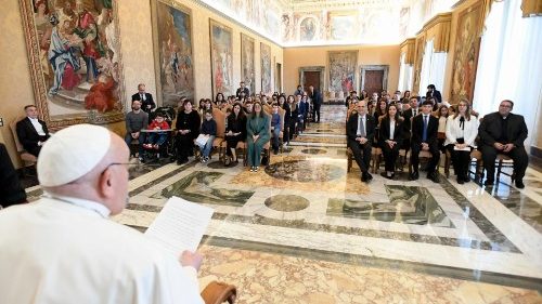 O Papa aos jovens da Ação Católica: sede próximos de quem sofre a fome e a guerra