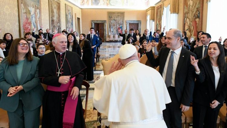 കൂടിക്കാഴ്ചാവേളയിൽ  ഫ്രാൻസിസ് പാപ്പാ 