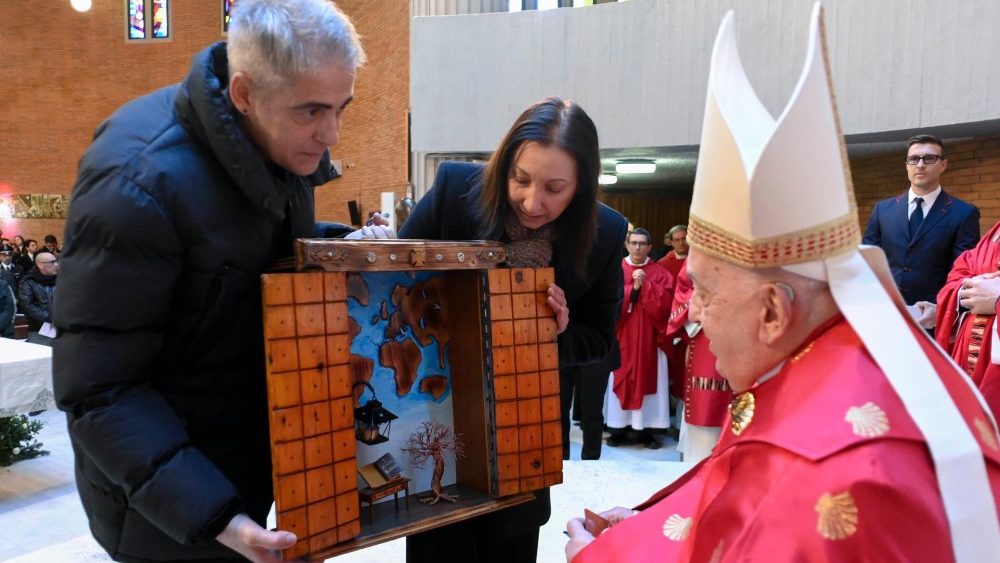 Адкрыццё Святых Дзвярэй і Святая Імша ў турэмным комплексе Рэбібія ў Рыме. 26 снежня 2024 г.