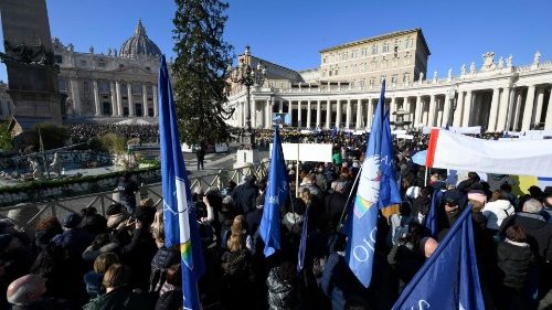 Angelus: Papst fordert Schuldenerlass für arme Länder