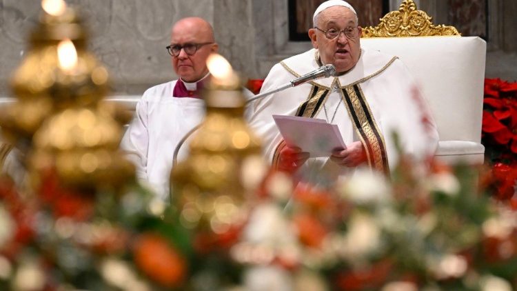 El Santo Padre pronuncia su homilía en la Solemnidad de la Epifanía del Señor