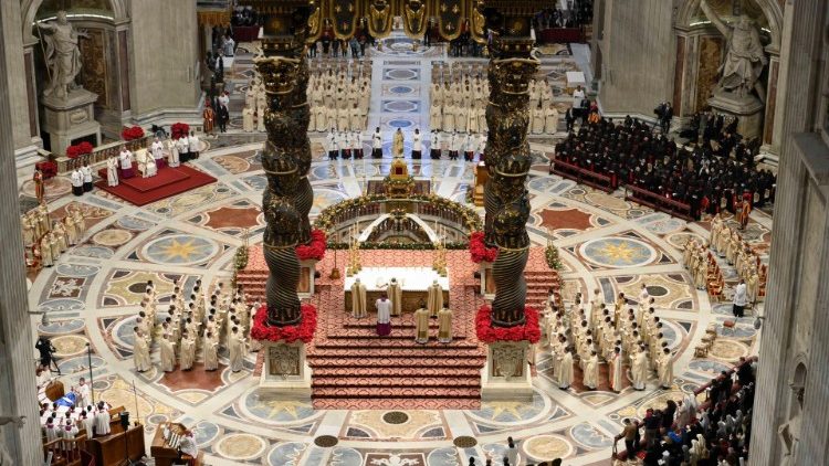 Baba Mtakatifu Francisko amewahakikishia washiriki wote wa maadhimisho ya kumbukizi ya miaka 20 tangu kifo cha Mt. Yohane Paulo II baraka zake za kitume.