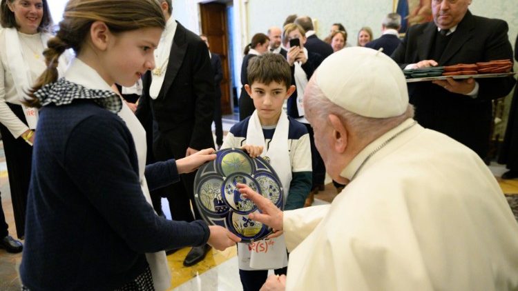 2025.01.10 Delegazione dell'Organismo di Gestione dell'Insegnamento Cattolico (OGEC), in Francia