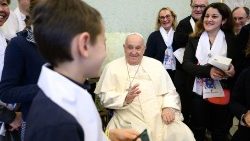 2025.01.10 La papa Francisc, pomotorii proiectului ”Écoles de Vie(s)”, din Franța. 