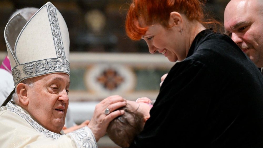 Хрост дзяцей супрацоўнікаў ватыканскіх устаноў