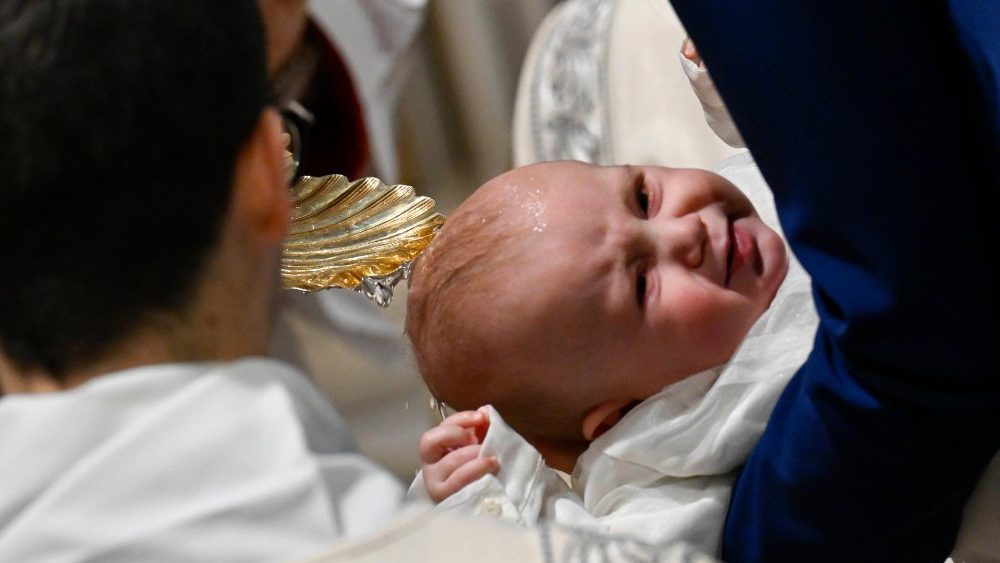 Хрост дзяцей супрацоўнікаў ватыканскіх устаноў