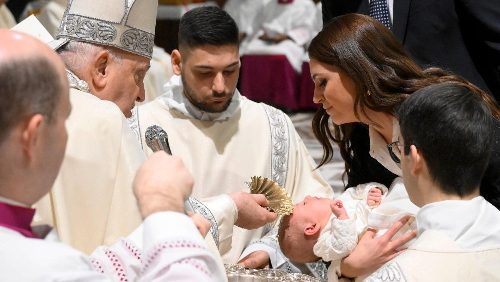 Хрост дзяцей супрацоўнікаў ватыканскіх устаноў