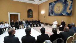 உரை வழங்கும் திருத்தந்தை 