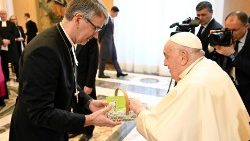 Der Papst und die finnische Delegation