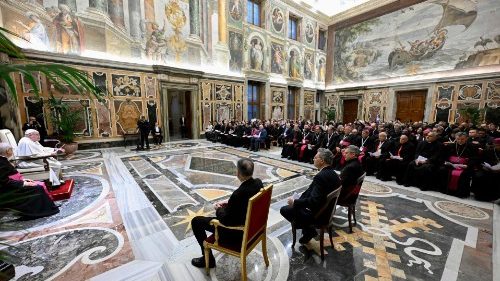 Påven till katolska kommunikatörer: Skapa nätverk för att sprida hopp