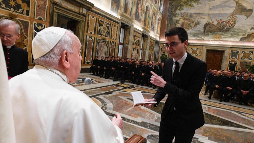 Папская аўдыенцыя для дэлегацыі семінарыстаў з касцёльнай правінцыі Валенсія (Іспанія)