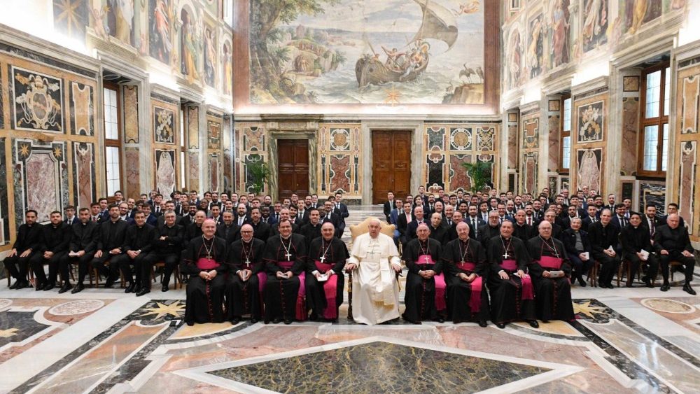 Папская аўдыенцыя для дэлегацыі семінарыстаў з касцёльнай правінцыі Валенсія (Іспанія)