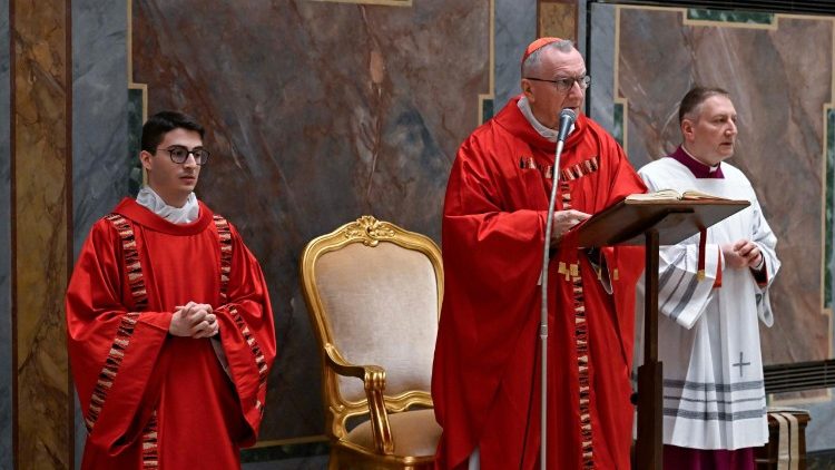 Baba Mtakatifu Francisko Dominika tarehe 2 Machi 2025, alikutana na kuzungumza na Kardinali Pietro Parolin, Katibu mkuu wa Vatican.