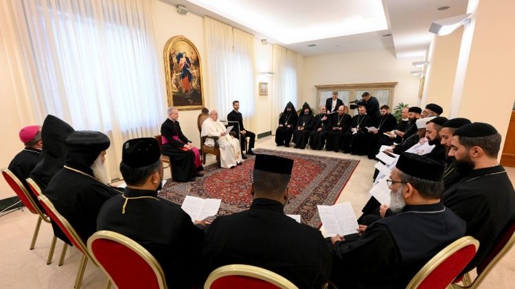 Папата със свещеници и монаси от близкоизточните православни църкви