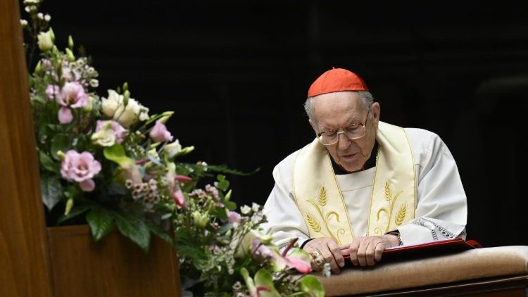 Rosenkranz mit Kardinal Re