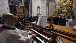Un momento de la Misa de Inauguración del Año dedicado a  Giovanni Pierluigi da Palestrina Basílica de San Pedro