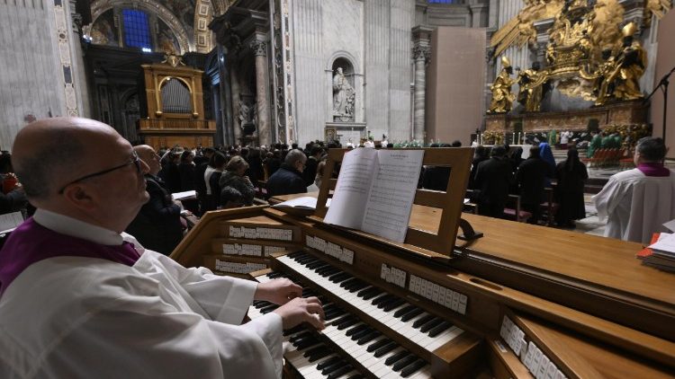 Un momento de la Misa de Inauguración del Año dedicado a  Giovanni Pierluigi da Palestrina Basílica de San Pedro