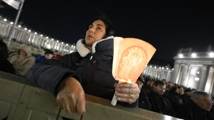 പ്രാർത്ഥനാപൂർവ്വം വിശ്വാസികൾ 