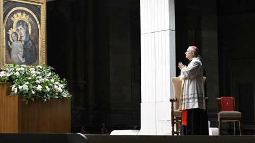 Prevost: confiemos el Papa a María, que restaura y consuela a quienes recurren a su ayuda