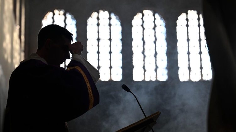 Archivbild: Gebet an Aschermittwoch