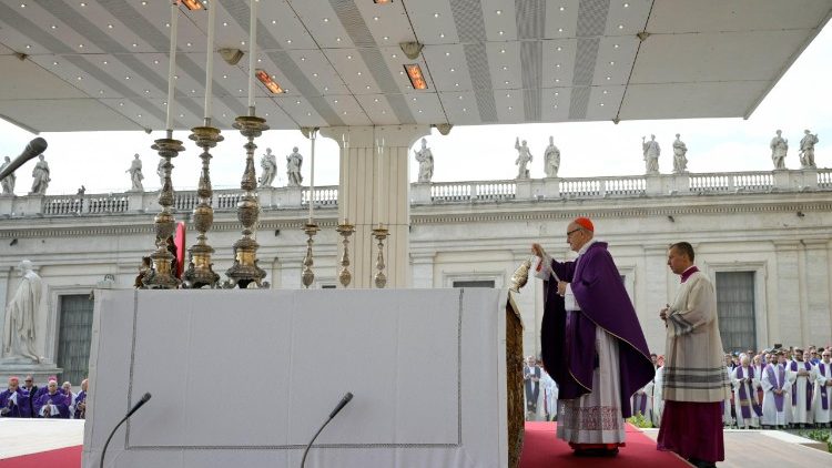 Kardinal Michael Czerny bei der Messefeier an diesem Sonntag