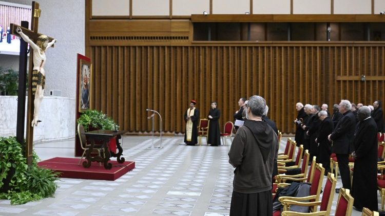 El cardenal George Jacob Koovakad dirigió la tarde de este miércoles, 12 de marzo, el Rosario por la salud del Papa