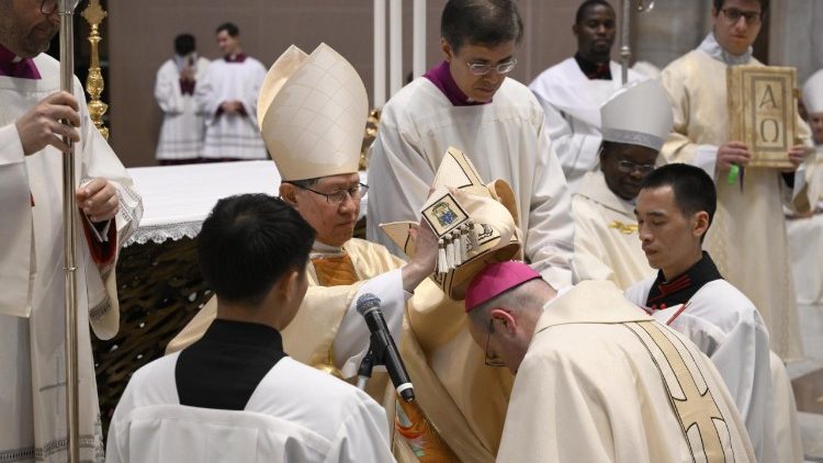 2025.03.19  Kuwekwa wakfu wa kiaskofu kwa maaskofu wawili katika Kanisa Kuu la Mtakatifu Petro.