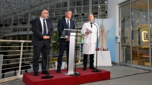 Papst Franziskus wird am Sonntag aus dem Krankenhaus entlassen